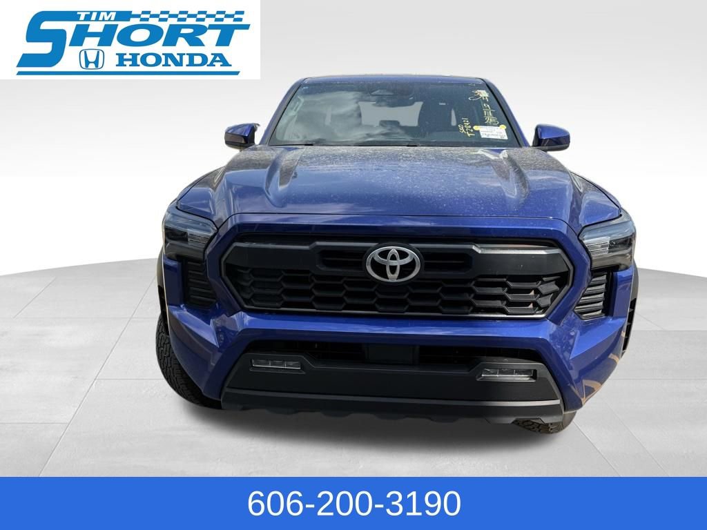 Used 2025 Toyota Tacoma TRD Off-Road image 4