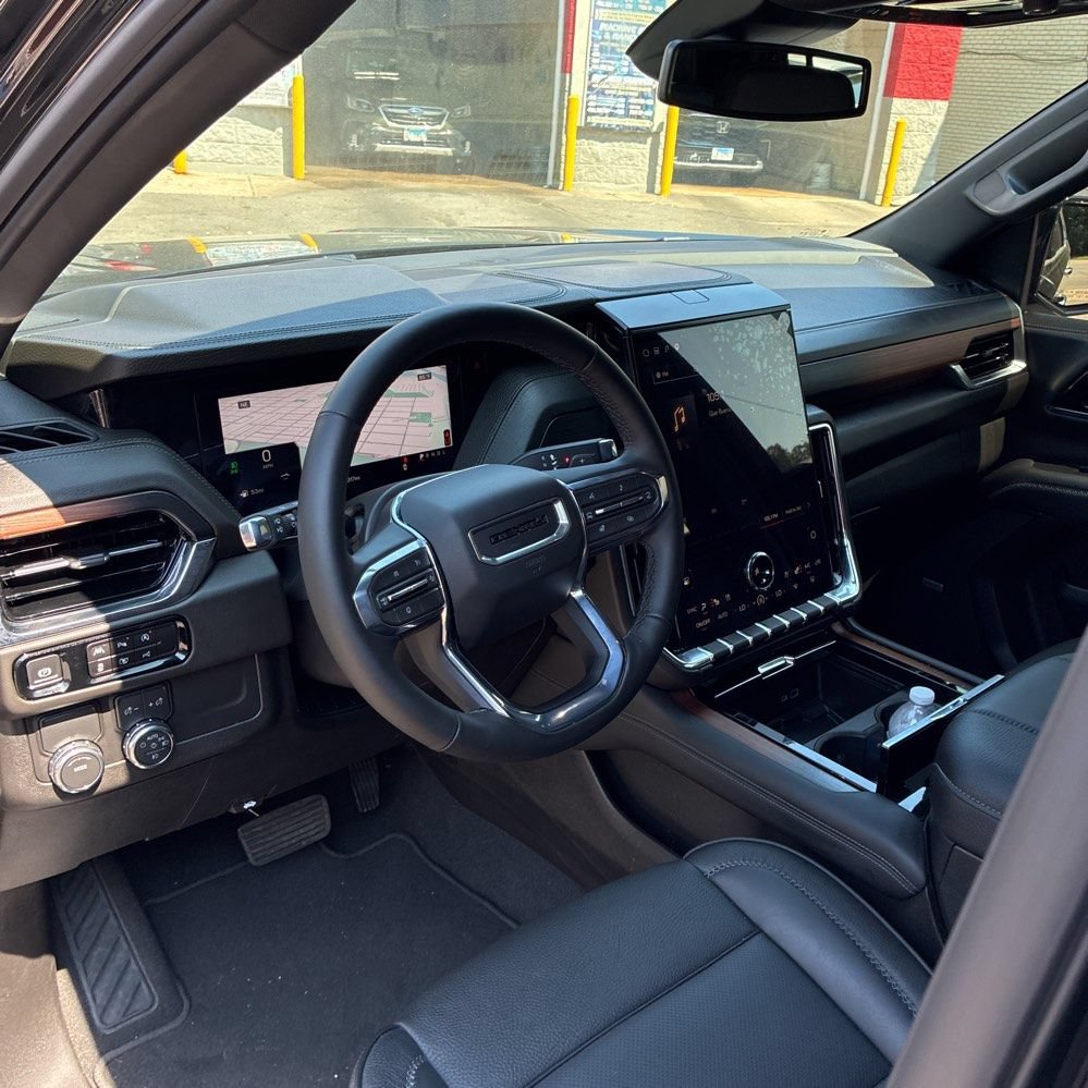 Used 2026 GMC Yukon XL Denali RWD image 4