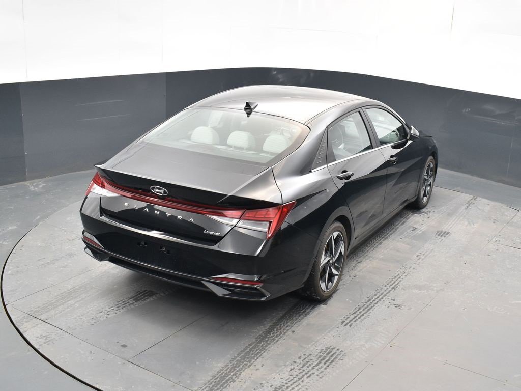 Used 2022 Hyundai Elantra Limited image 36