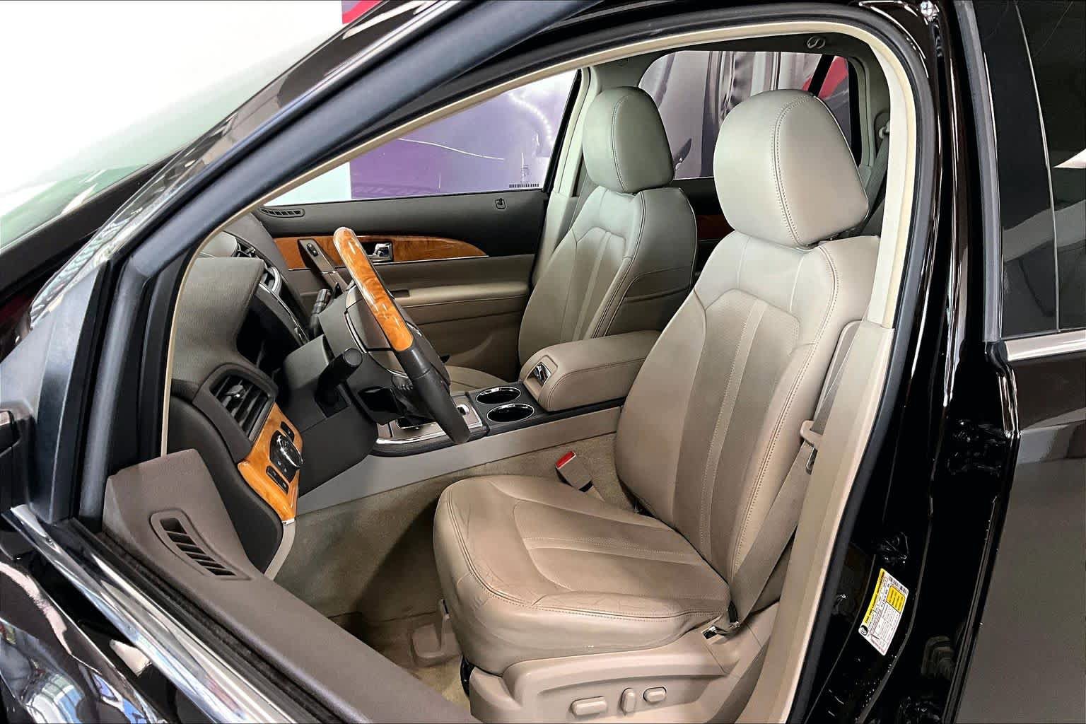 Used 2015 Lincoln MKX AWD w/ Olive Ash Wood Package image 9