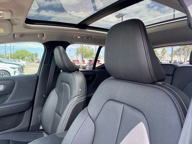 New 2025 Volvo XC40 B5 Core w/ Protection Package image 14