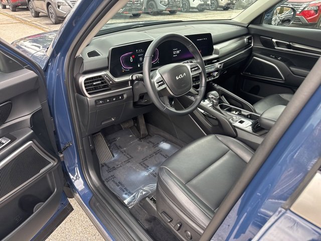 Used 2025 Kia Telluride S image 68