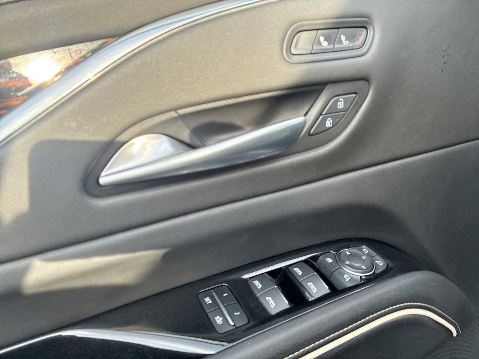 Certified 2024 Cadillac Escalade ESV Luxury image 23