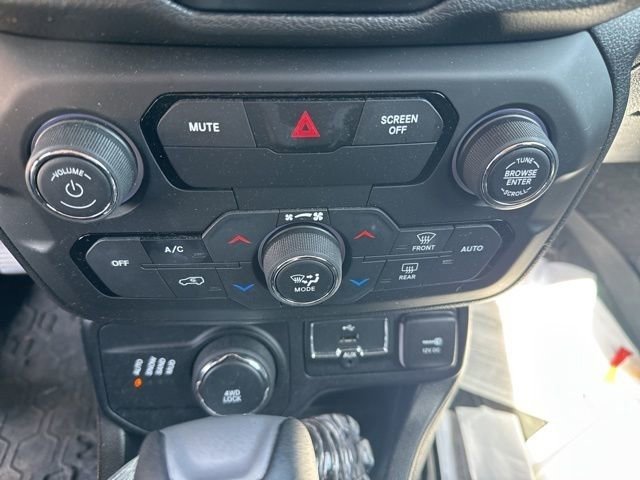 Used 2019 Jeep Renegade Sport w/ Sport Appearance Group image 15