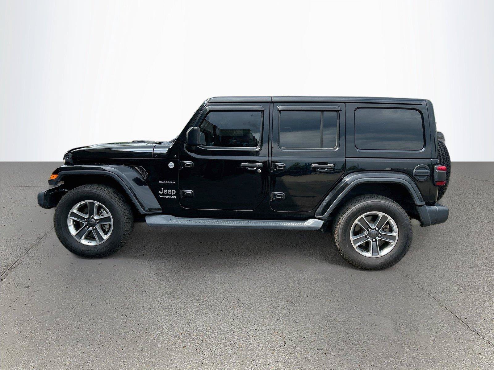 Used 2018 Jeep Wrangler Unlimited Sahara AWD/4WD image 7