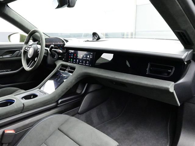 Certified 2023 Porsche Taycan GTS image 19