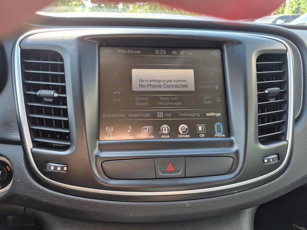 Used 2016 Chrysler 200 Limited Platinum w/ Comfort & Convenience Group image 18