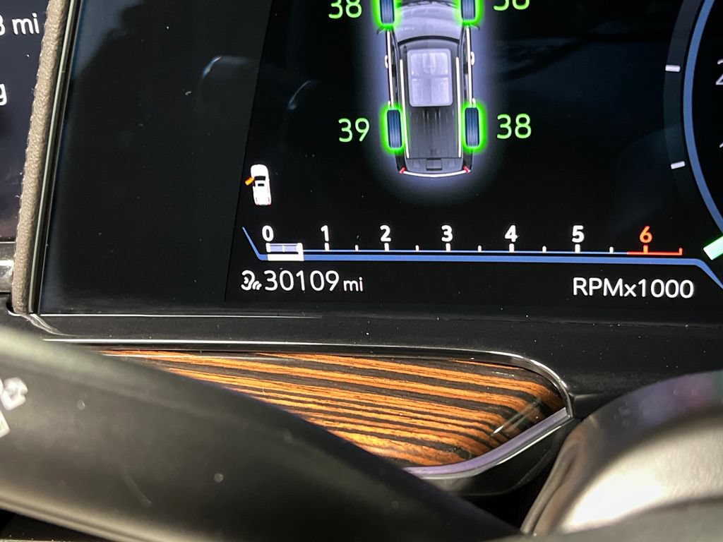 Certified 2023 Cadillac Escalade Premium Luxury w/ LPO, Floor Liner Package AWD/4WD image 21
