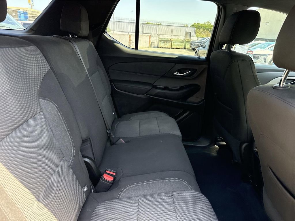 Used 2023 Chevrolet Traverse LT FWD image 24