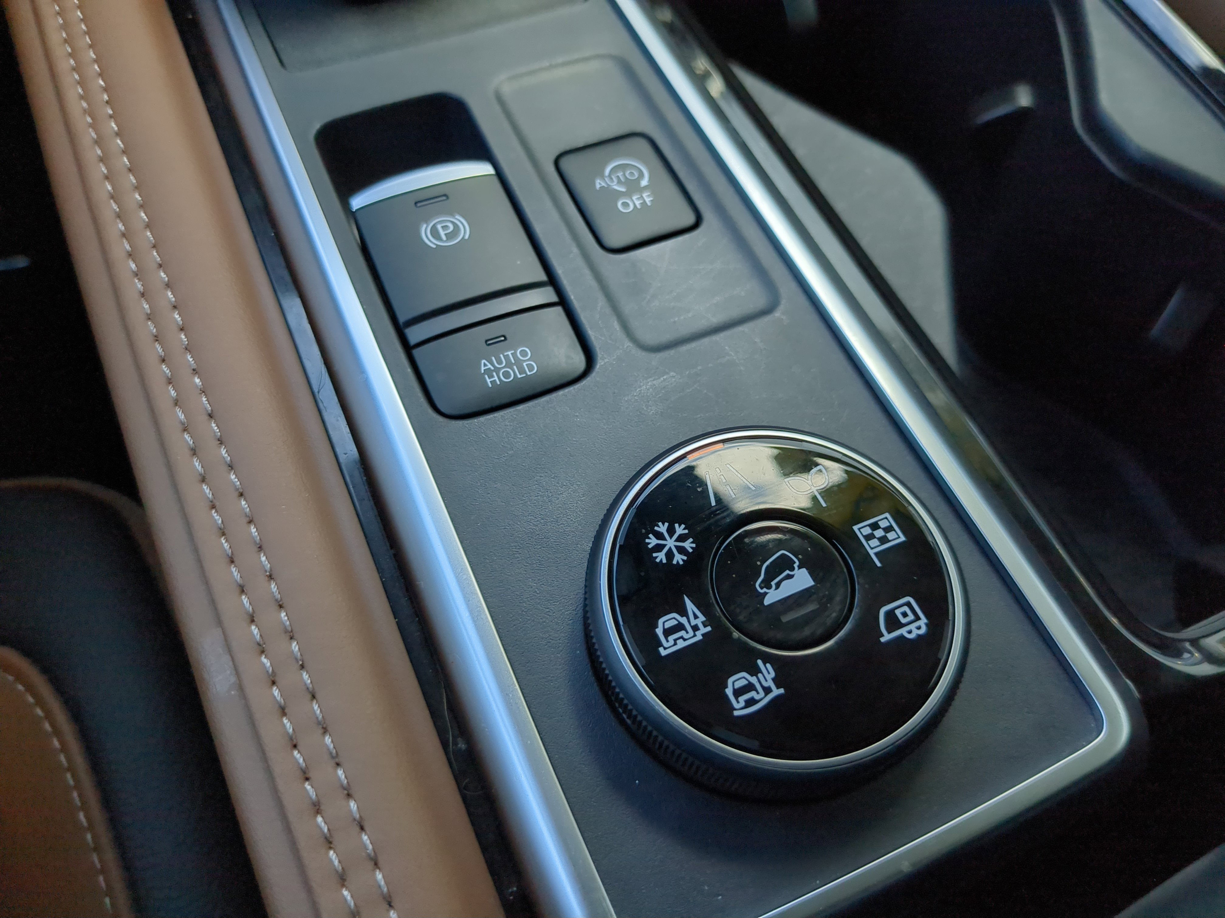 Used 2024 Nissan Pathfinder Platinum w/ Cargo Package image 26