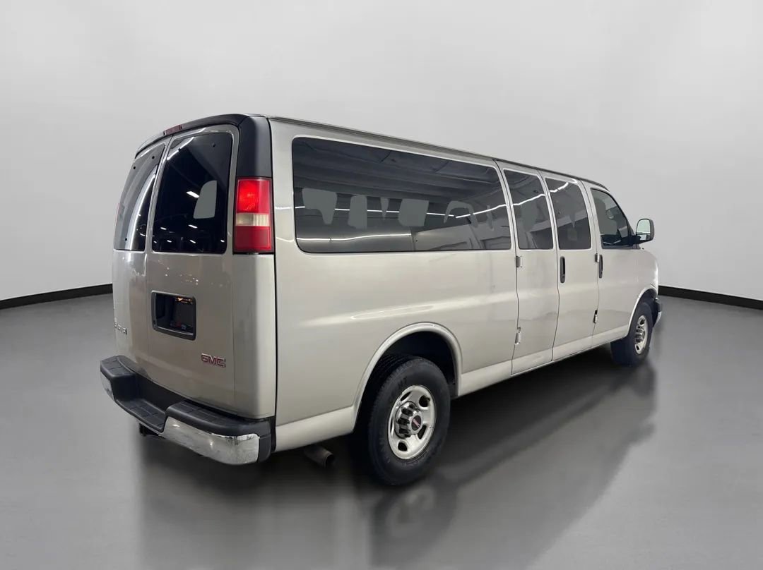 Used 2008 GMC Savana 3500 Extended Passenger w/ LT Preferred Equipment Group image 10