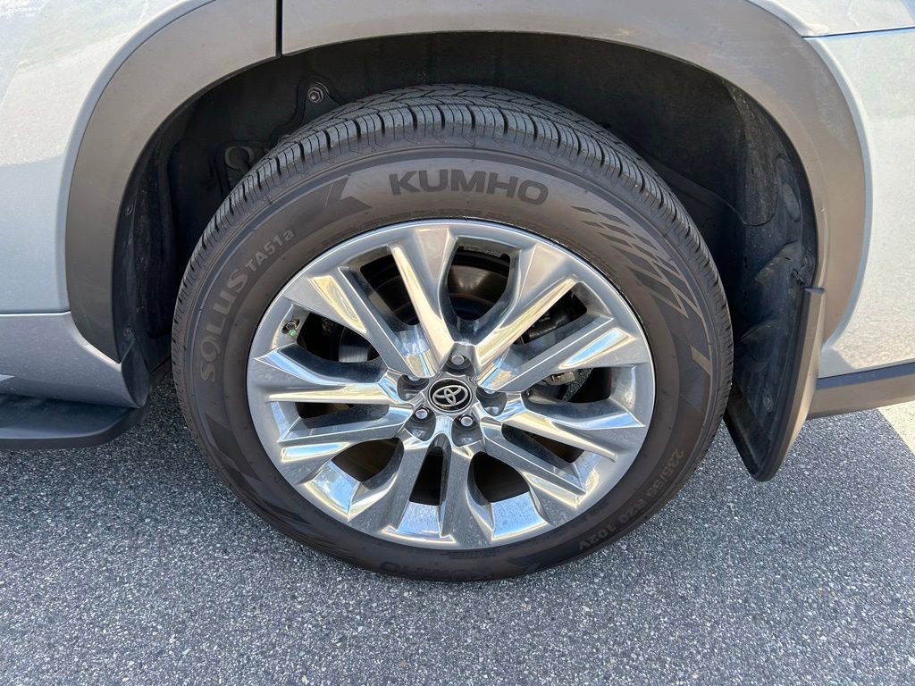 Used 2023 Toyota Highlander Limited AWD/4WD image 9