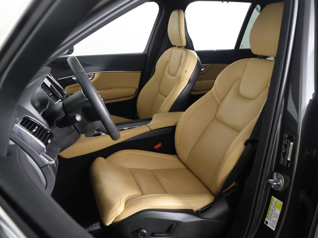 Used 2024 Volvo XC90 B6 Ultimate w/ Protection Package Premier image 35