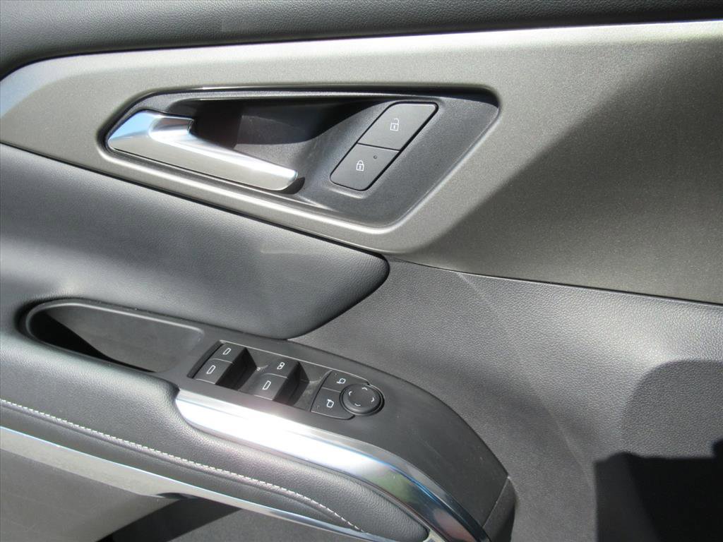 Used 2025 Chevrolet Traverse LT image 22