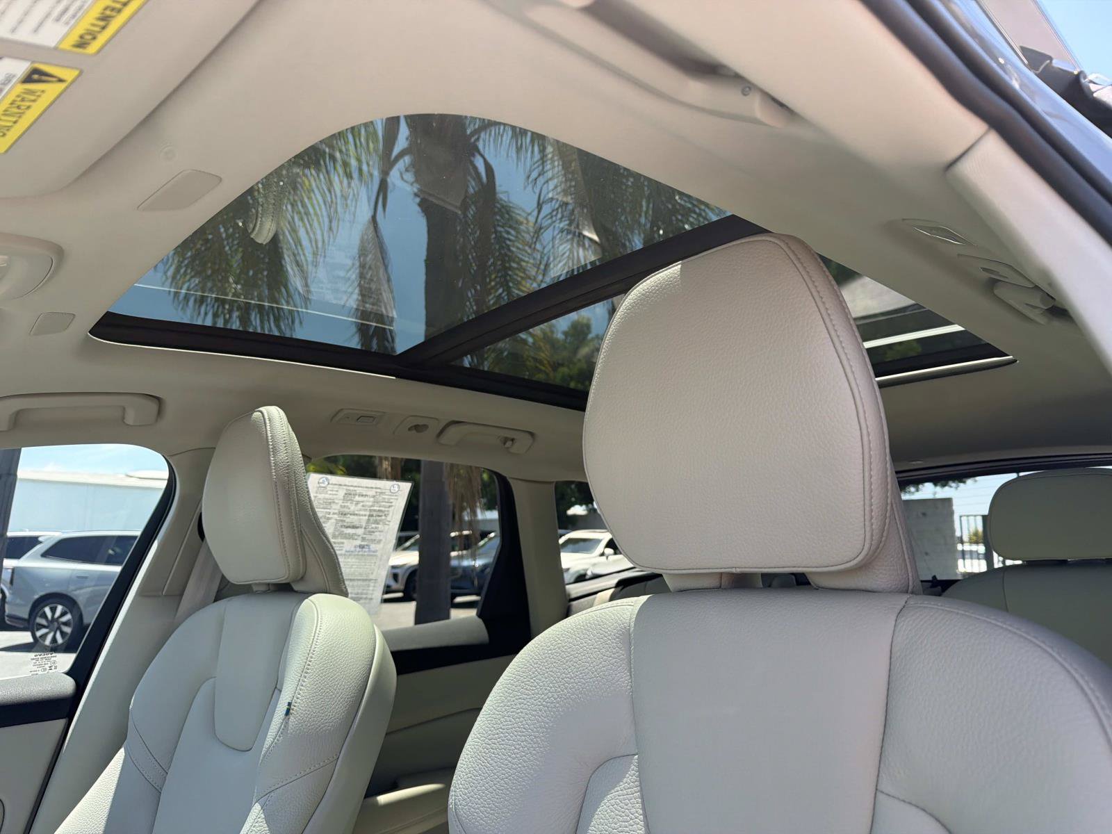 Certified 2023 Volvo XC60 T8 Plus AWD/4WD image 35