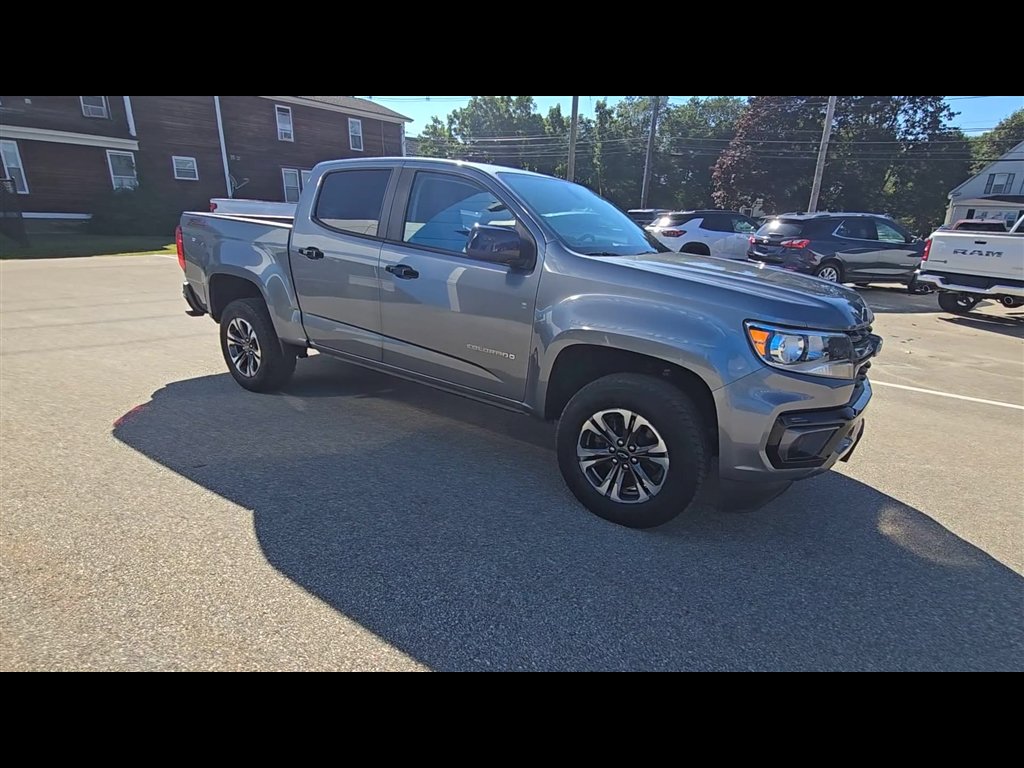 Used 2021 Chevrolet Colorado Z71 AWD/4WD image 2