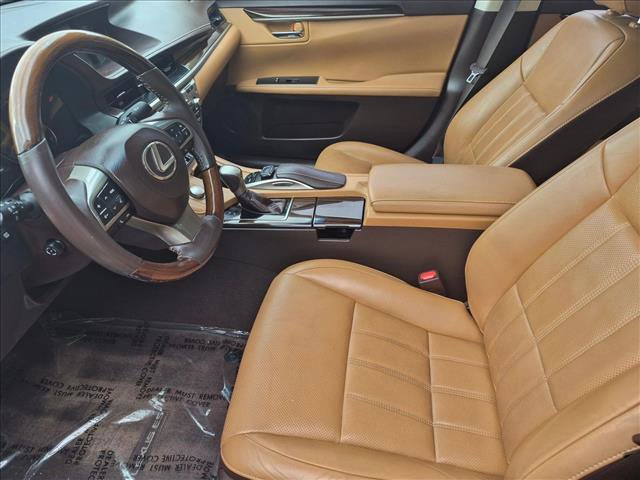 Used 2016 Lexus ES 350 w/ Luxury Package w/Wood Trim FWD image 16