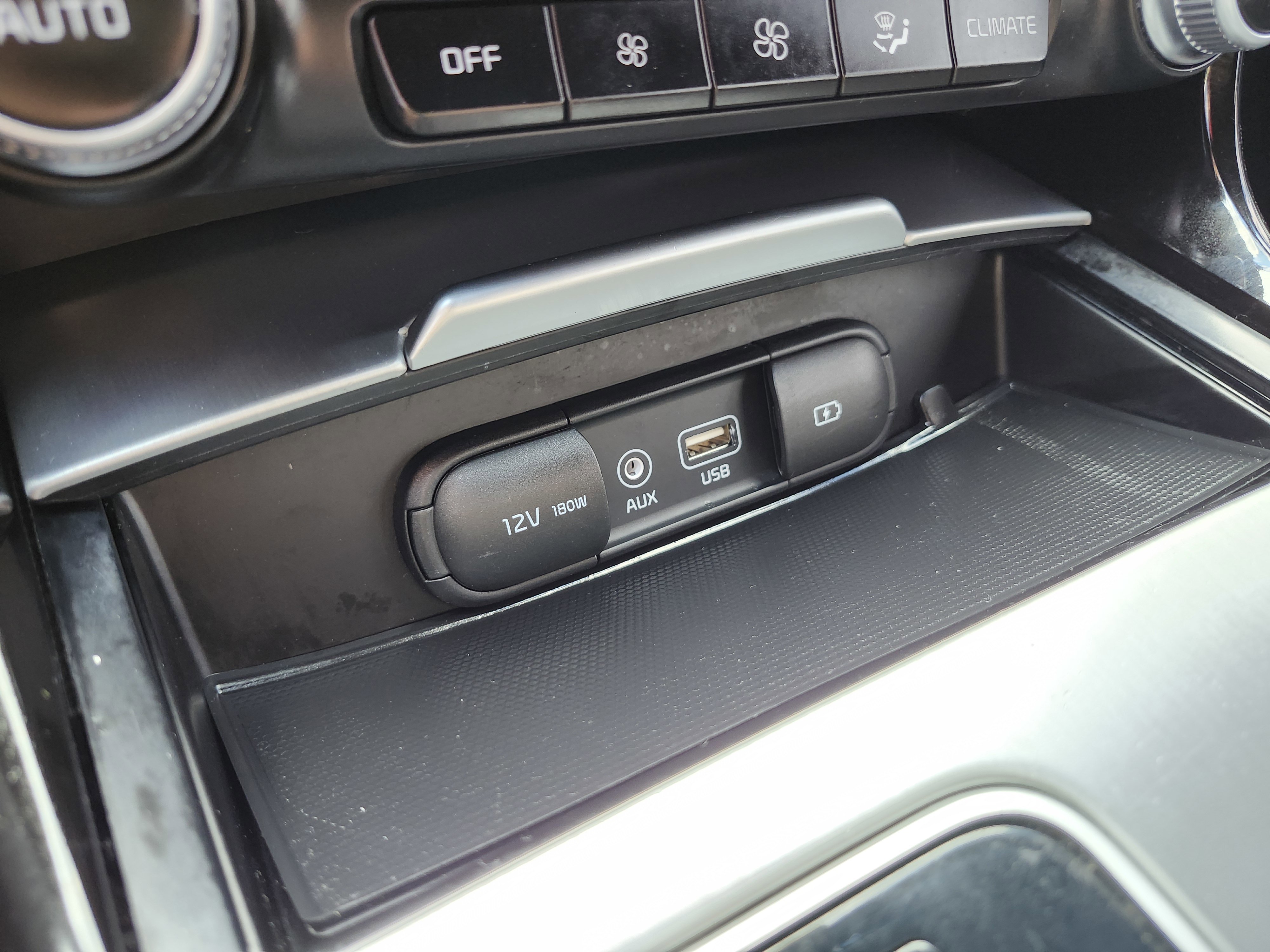 Used 2018 Kia Stinger GT2 AWD/4WD image 9