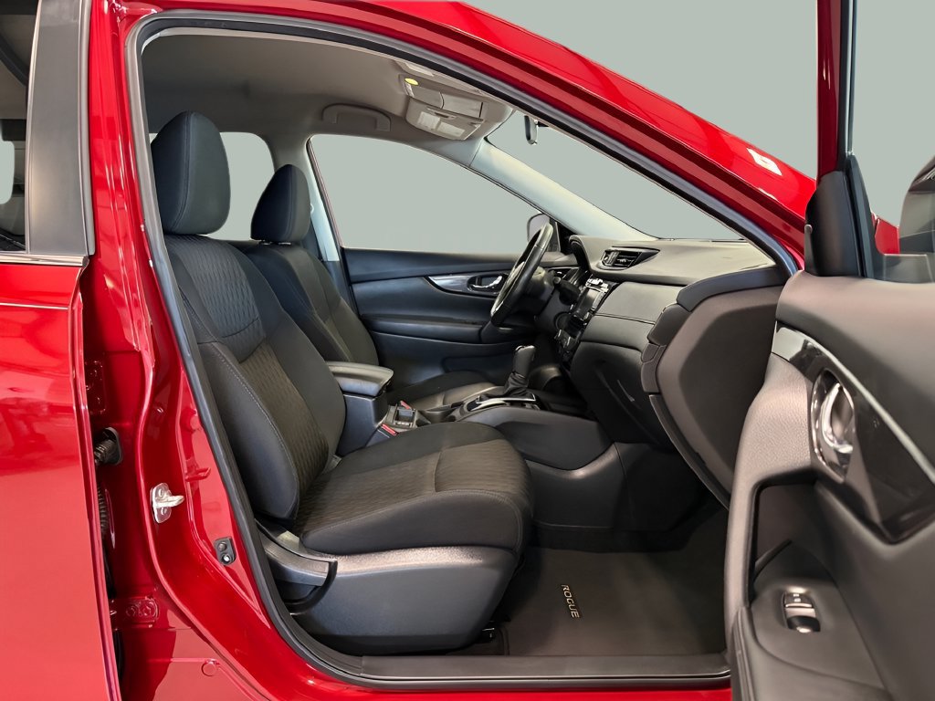 Used 2018 Nissan Rogue SV w/ Premium Package AWD/4WD image 28
