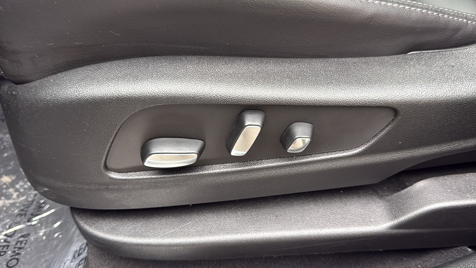 Certified 2025 Cadillac XT5 Premium Luxury image 12