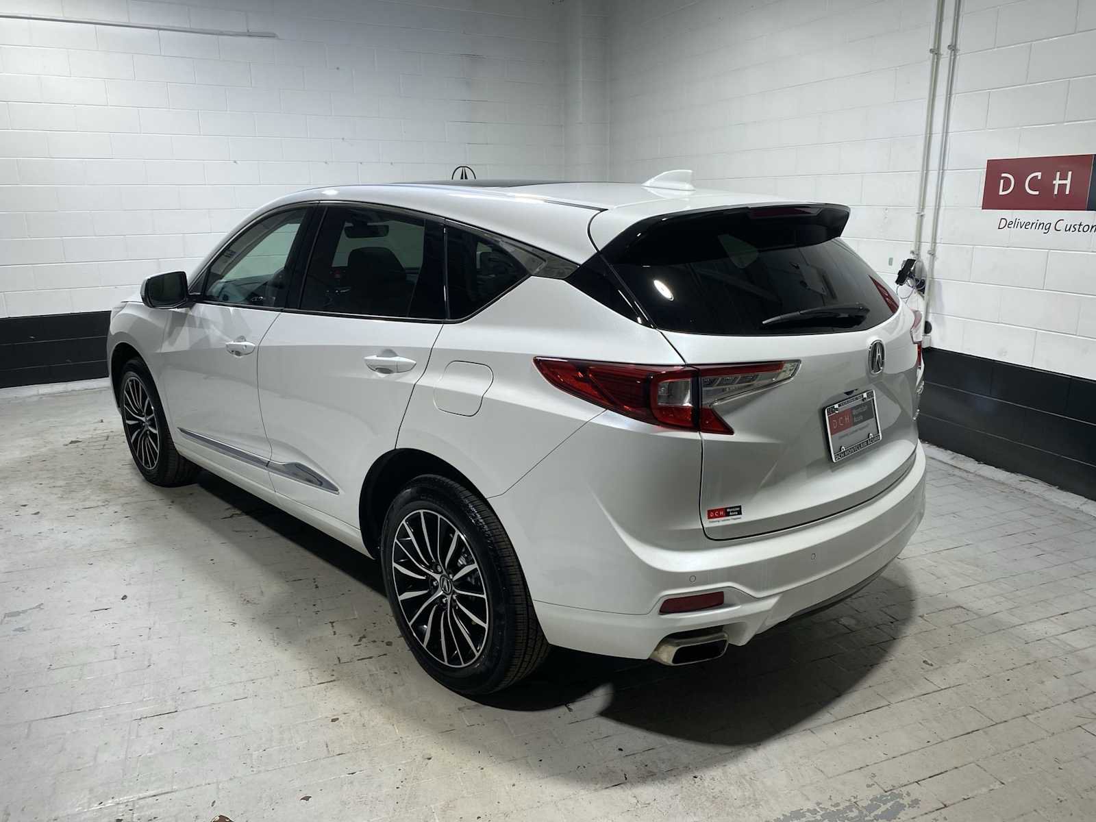 Certified 2025 Acura RDX SH-AWD w/ Advance Package image 4