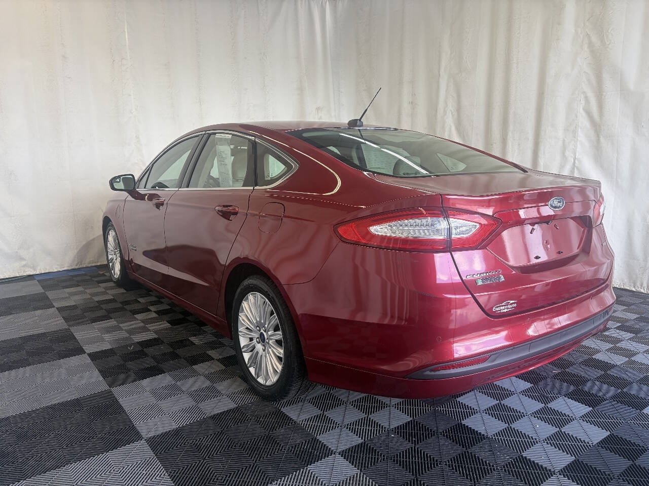 Used 2016 Ford Fusion Energi SE FWD image 5