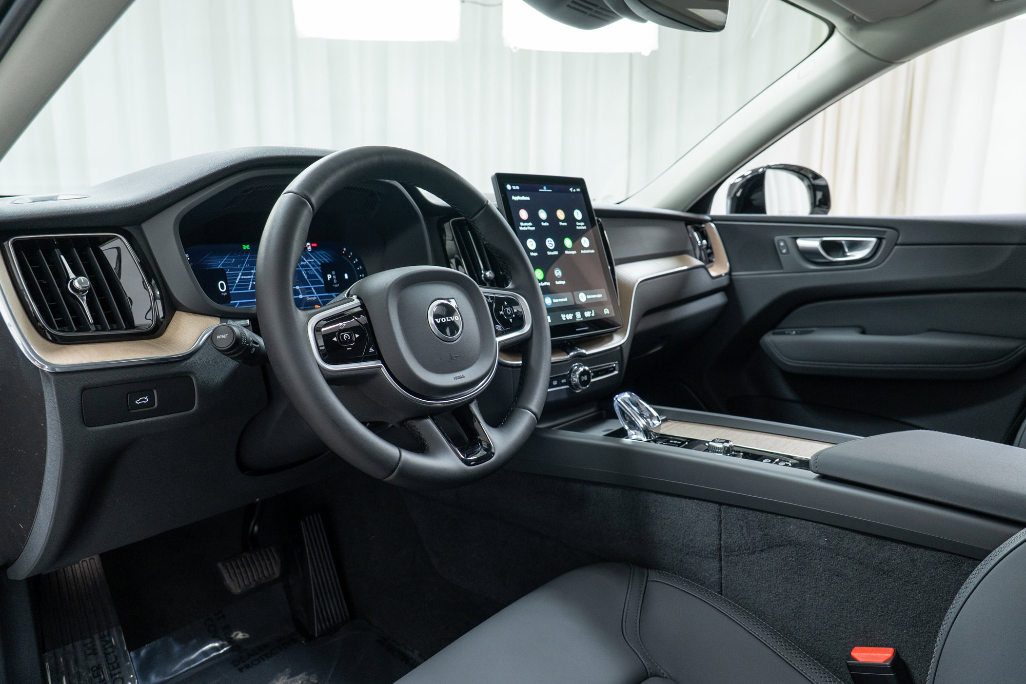 New 2026 Volvo XC60 B5 Core w/ Climate Package image 12