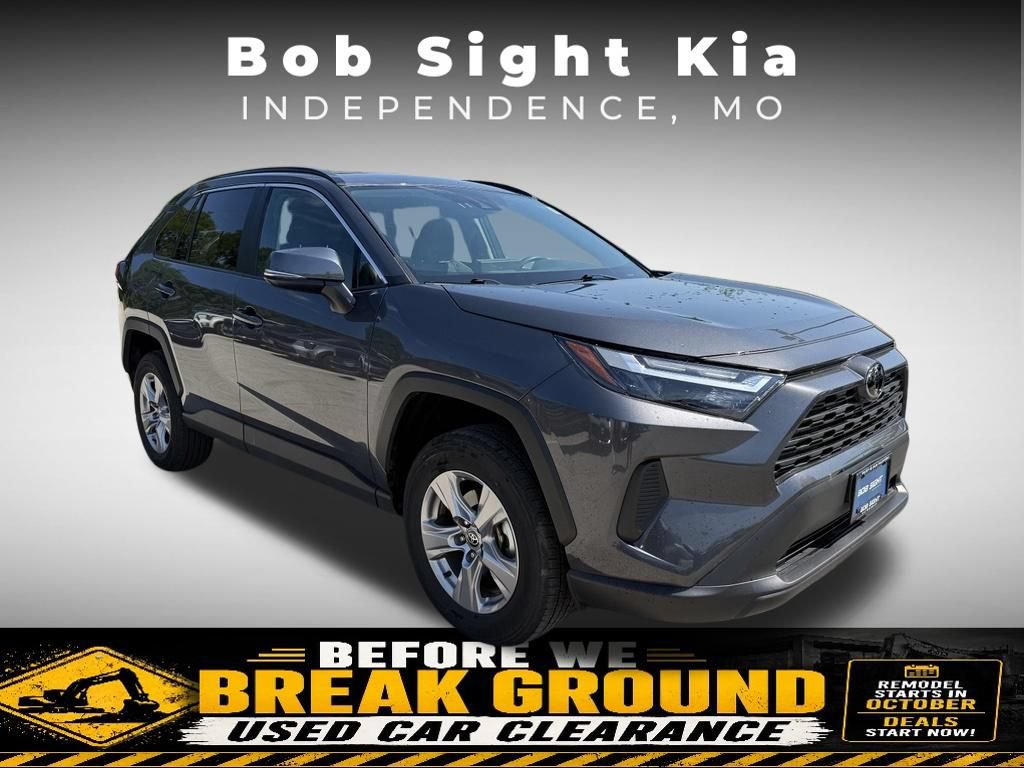 Used 2025 Toyota RAV4 XLE AWD/4WD image 14