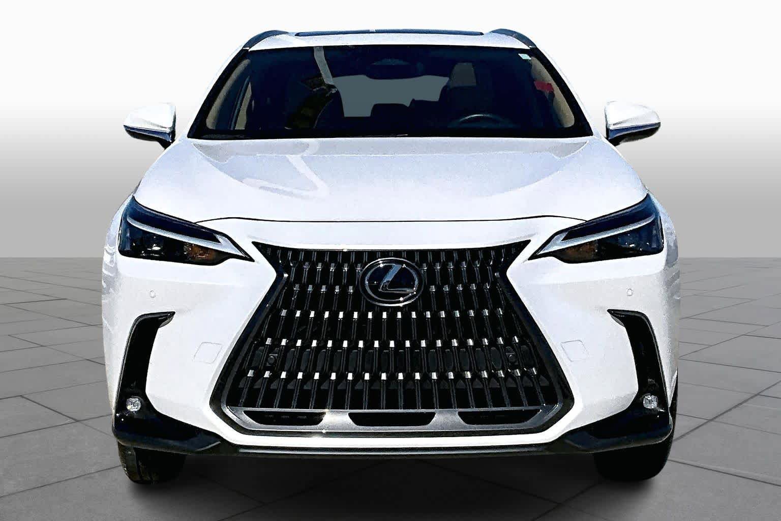 Used 2025 Lexus NX 250 FWD w/ Accessory Package (Z1) image 4