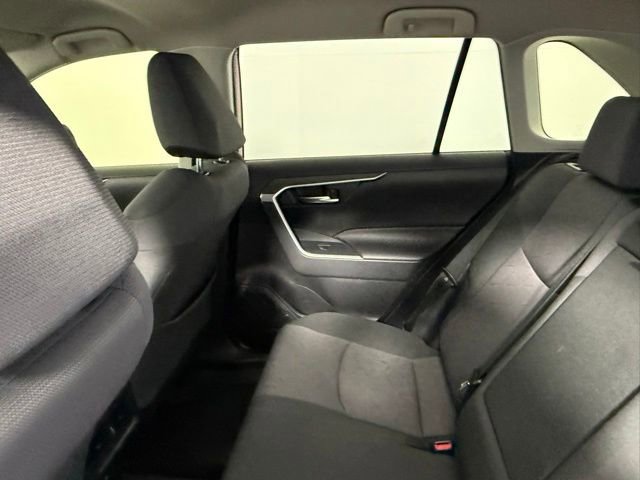 Used 2020 Toyota RAV4 XLE FWD image 33