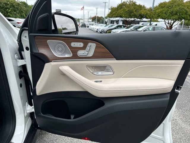 Certified 2025 Mercedes-Benz GLS 450 4MATIC image 10