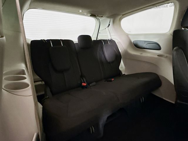 Used 2017 Chrysler Pacifica Touring image 25