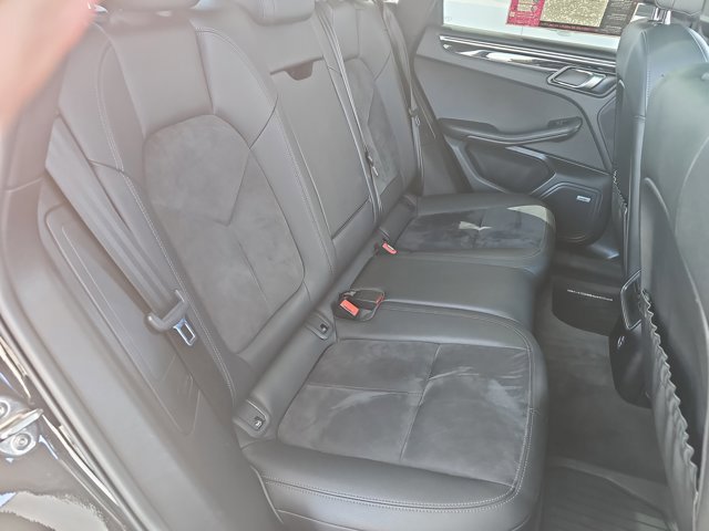 Used 2021 Porsche Macan image 11