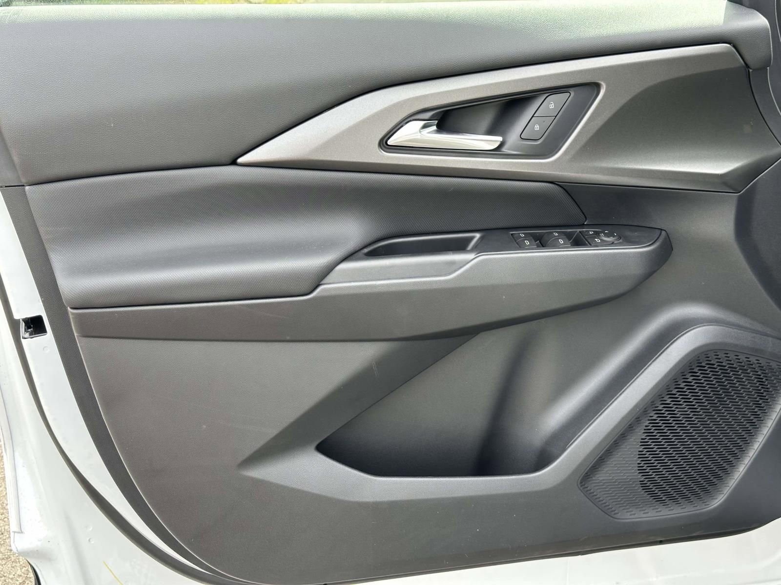 New 2026 Chevrolet Equinox EV LT image 19