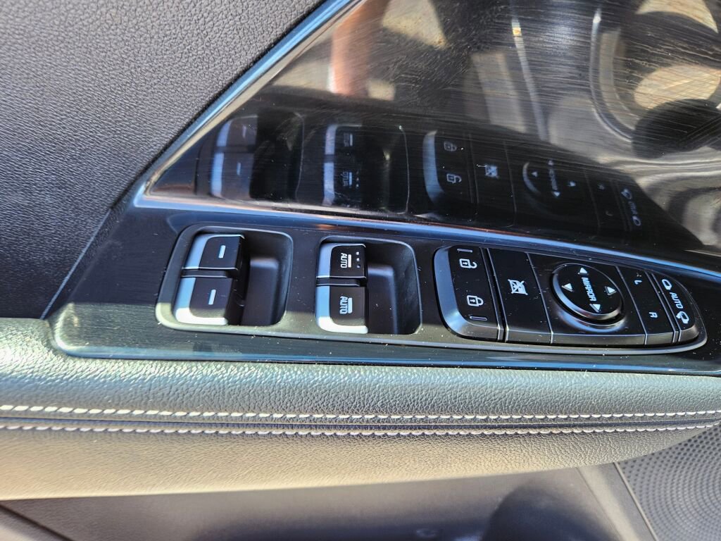 Used 2022 Kia Niro EX w/ Cold Weather Package image 22