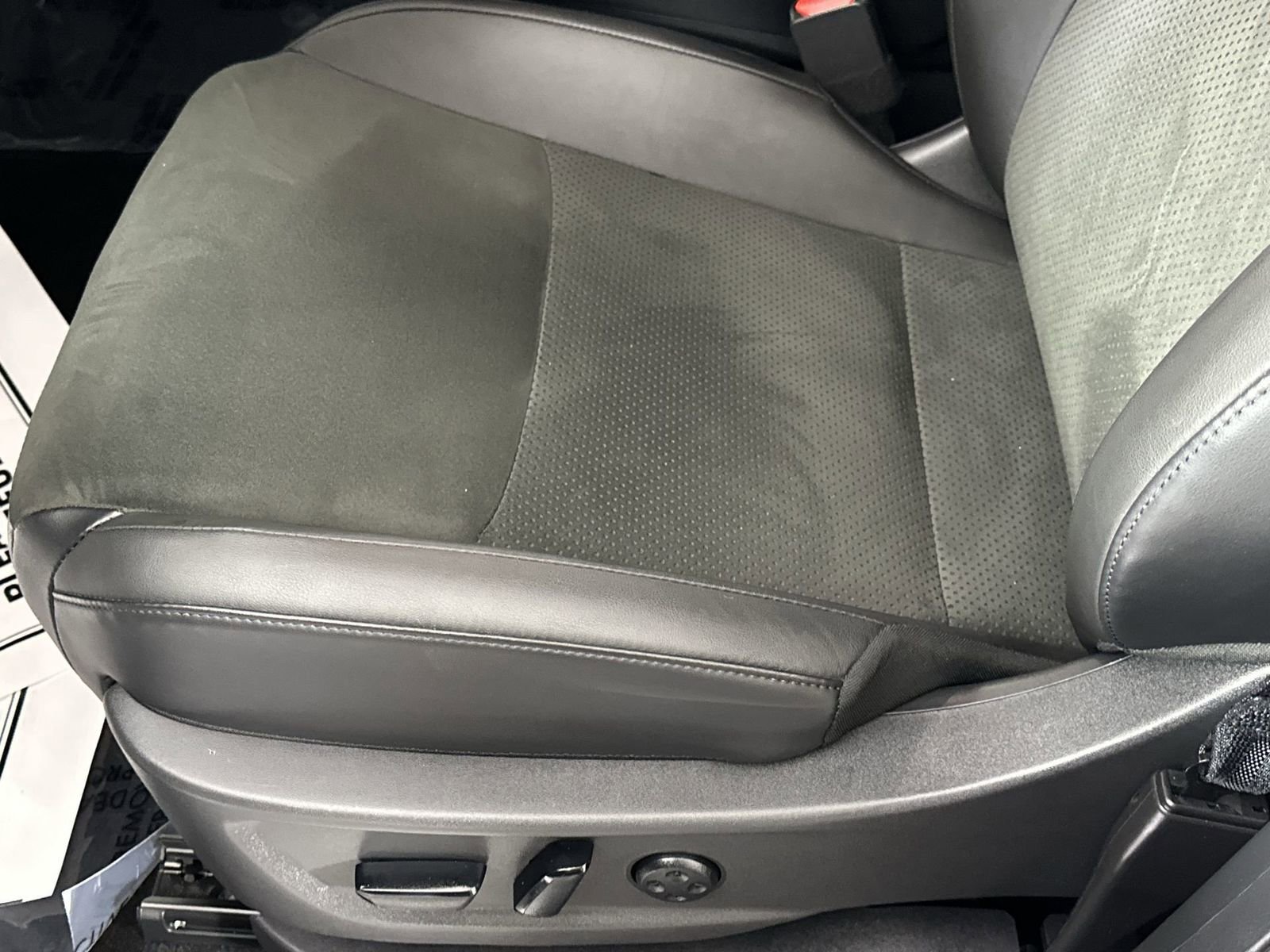 Certified 2024 Nissan Ariya AWD image 12