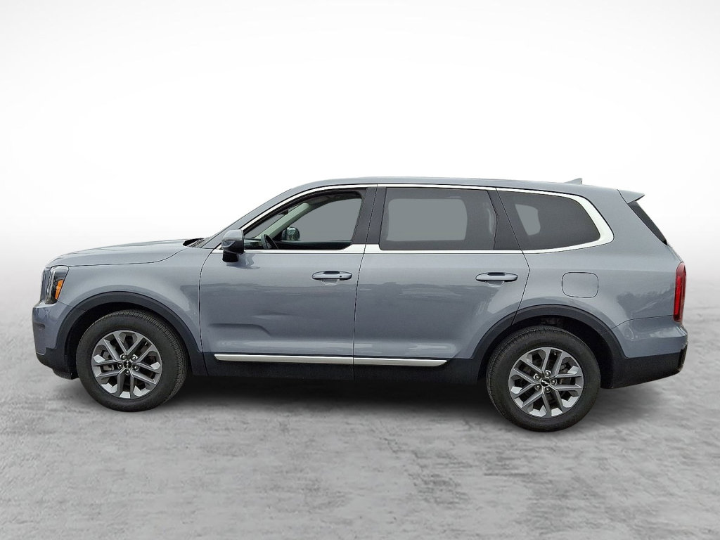 Used 2024 Kia Telluride LX image 2