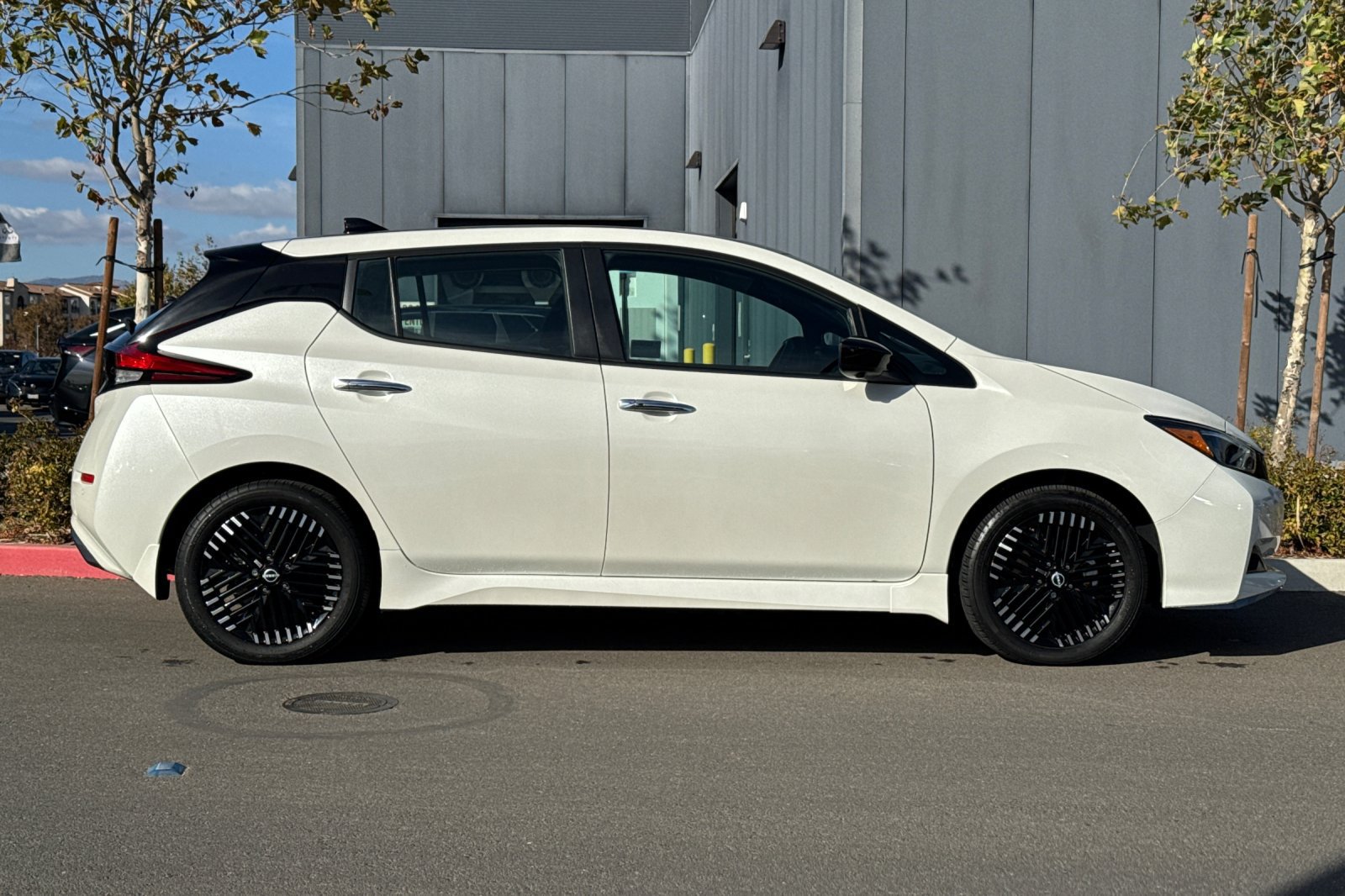 Certified 2023 Nissan Leaf SV Plus FWD image 3