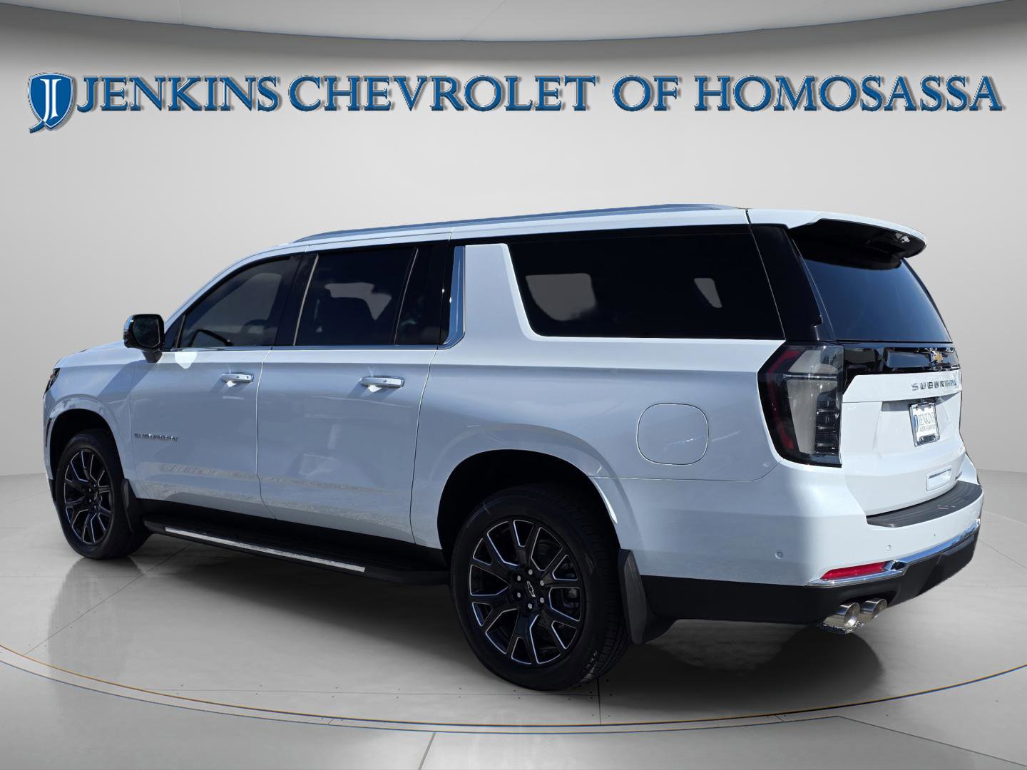 New 2026 Chevrolet Suburban Premier image 7