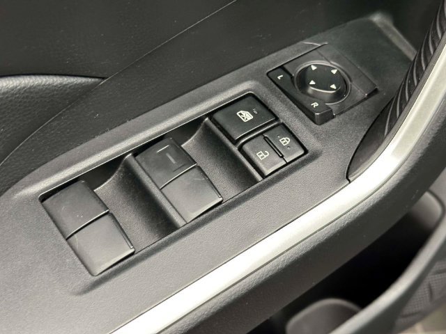Used 2023 Toyota RAV4 LE AWD/4WD image 17