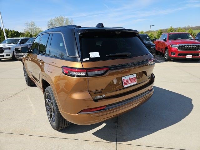 Used 2026 Jeep Grand Cherokee Summit w/ Obsidian Package AWD/4WD image 3