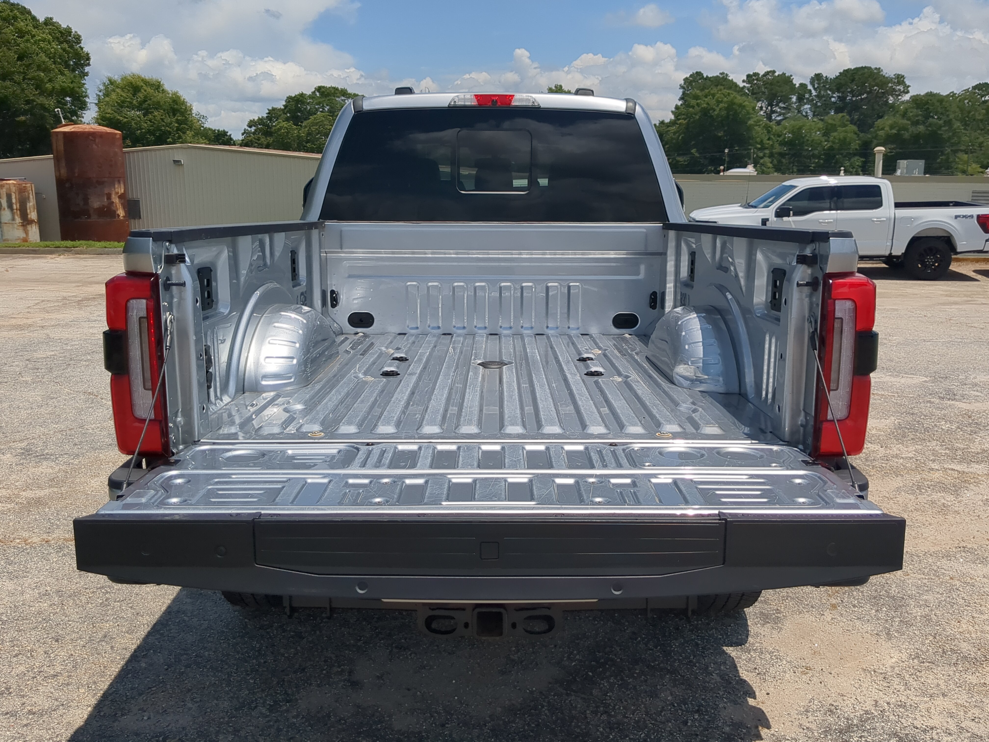 Used 2024 Ford F350 Platinum AWD/4WD image 11
