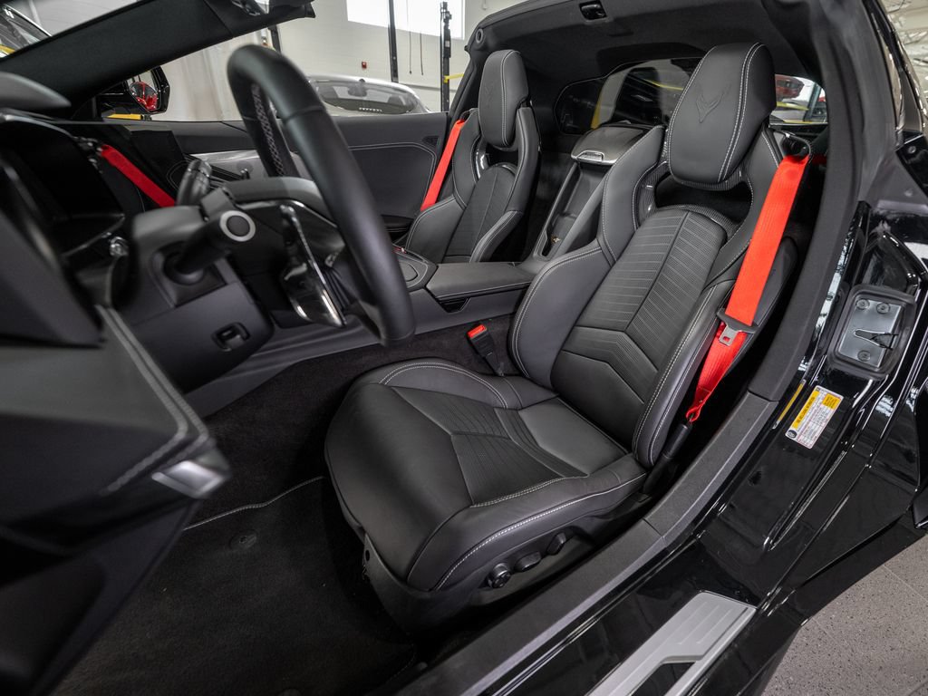 Used 2024 Chevrolet Corvette Z06 RWD image 13