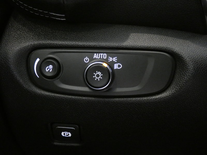 Used 2024 Chevrolet Blazer LT w/ Convenience Package FWD image 16