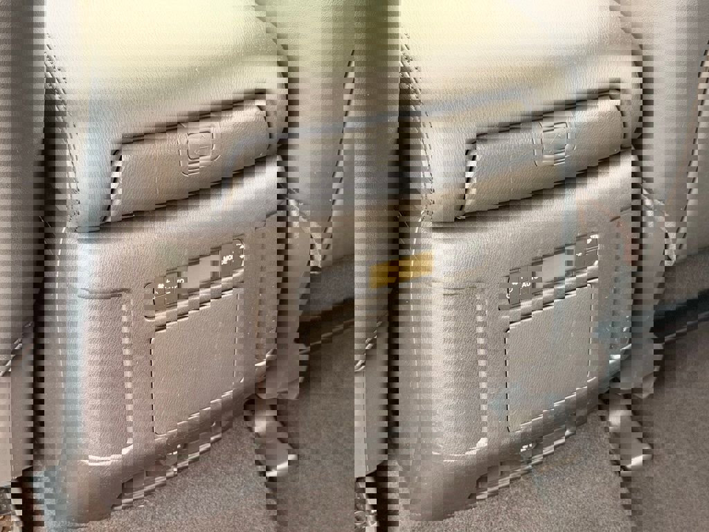 Used 2024 Nissan Armada SV image 16