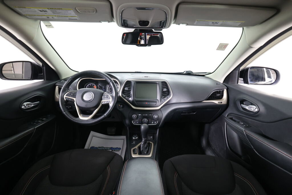 Used 2016 Jeep Cherokee 75th Anniversary image 27