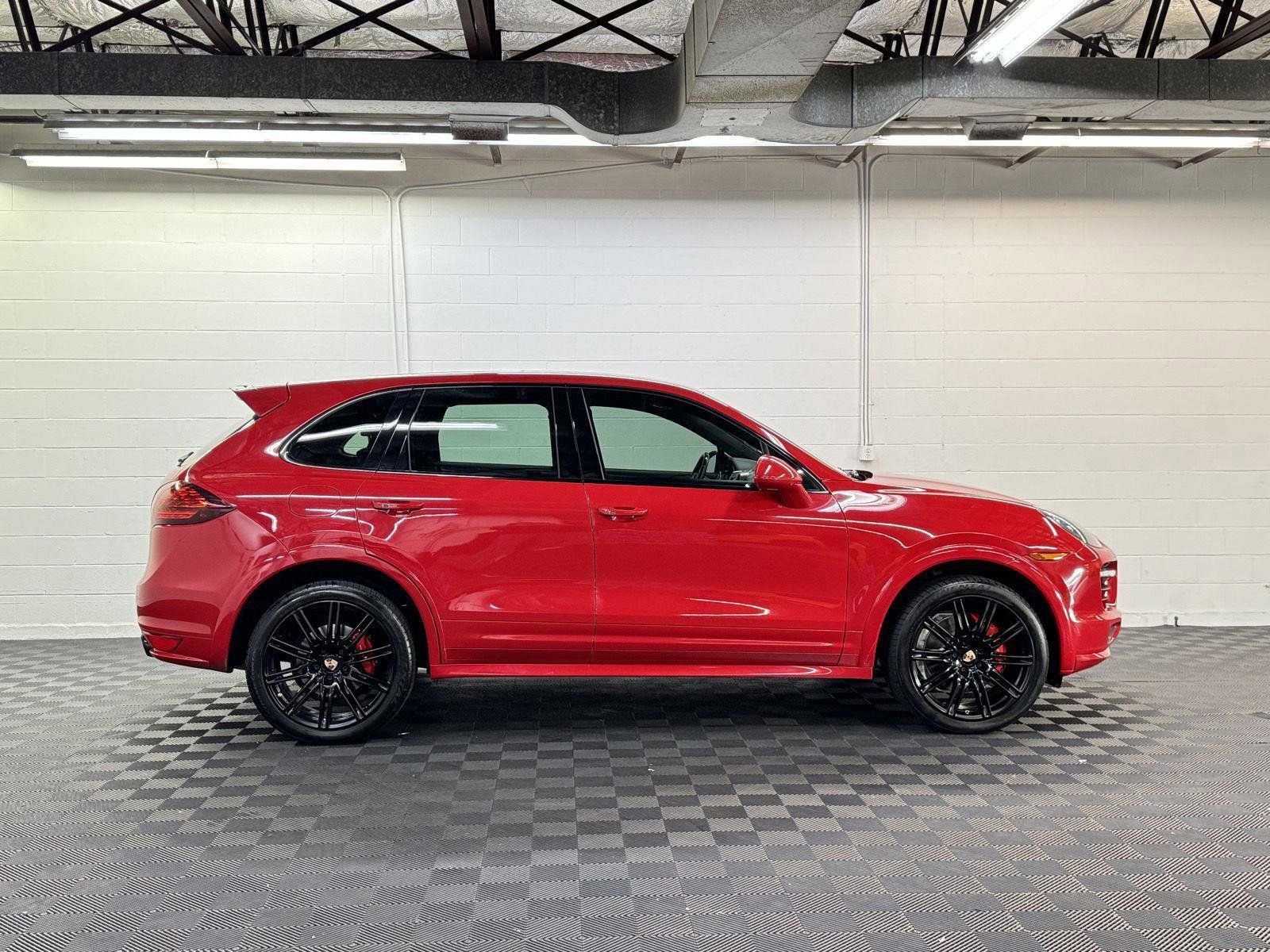 Used 2013 Porsche Cayenne GTS image 4