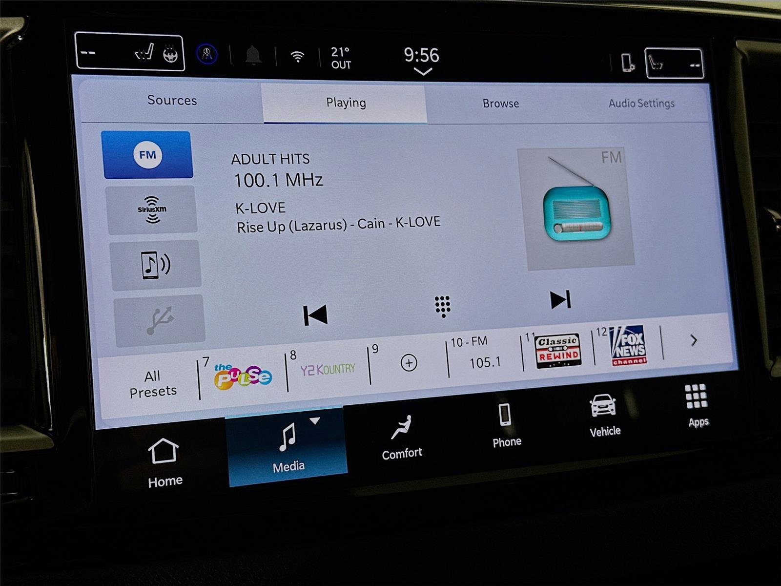 Used 2025 Chrysler Pacifica Select image 14