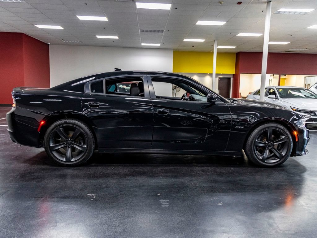 Used 2017 Dodge Charger R/T RWD image 9
