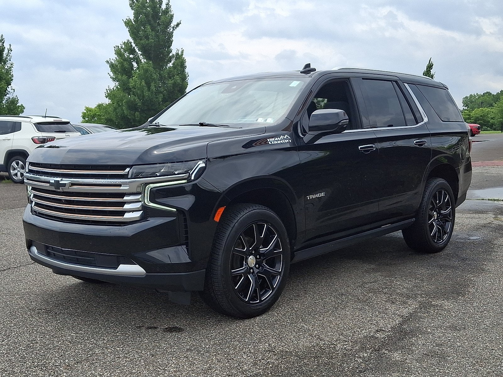 Used 2024 Chevrolet Tahoe High Country w/ Max Trailering Package AWD/4WD image 3